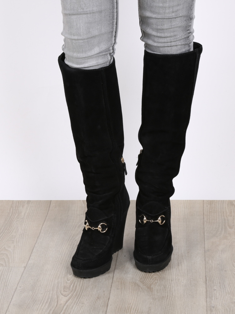 Gucci black 2024 suede boots