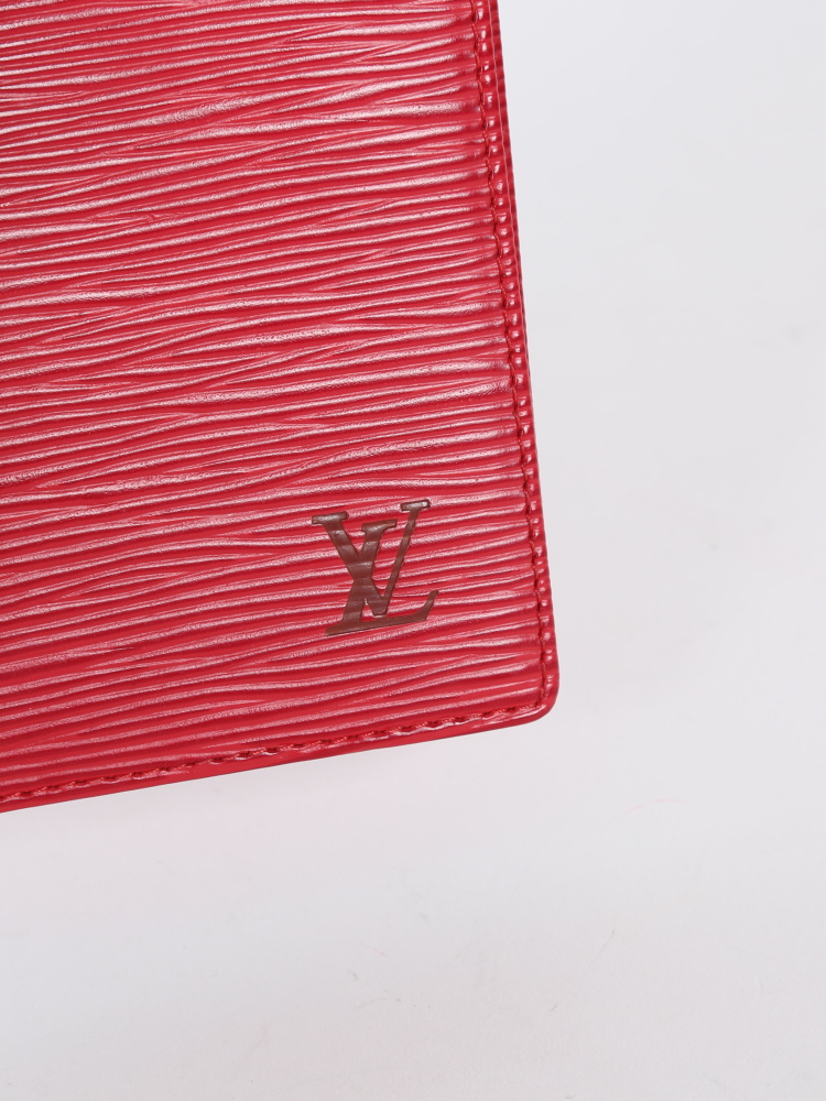 Passport cover leather purse Louis Vuitton Red in Leather - 32414803