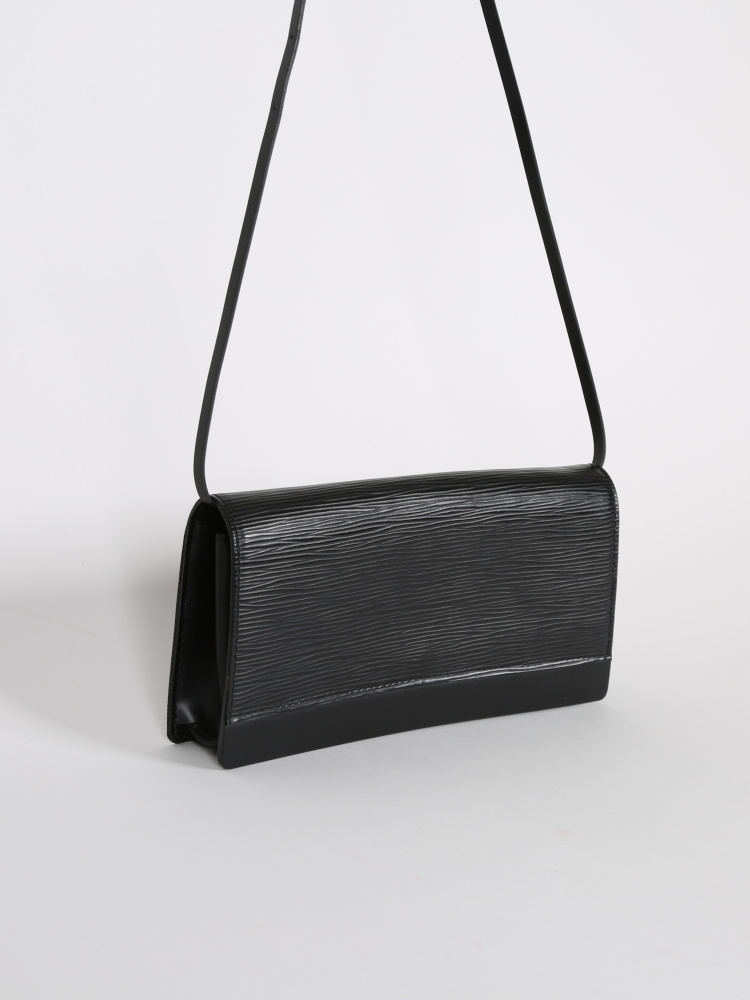 Louis Vuitton Black Epi Leather Honfleur Clutch