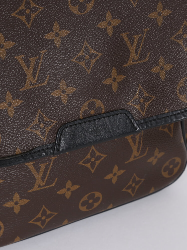 Louis Vuitton Bass PM messenger bag 