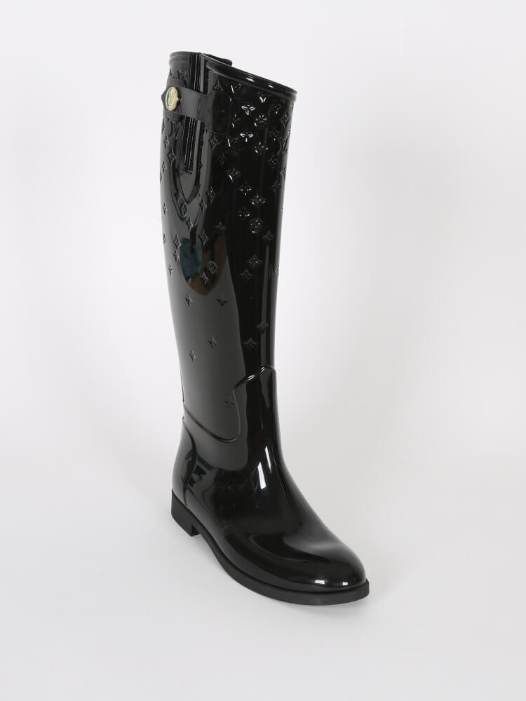 Louis Vuitton Monogram Rubber Rain Boots - Size 9 / 39 (SHF-20766) – LuxeDH