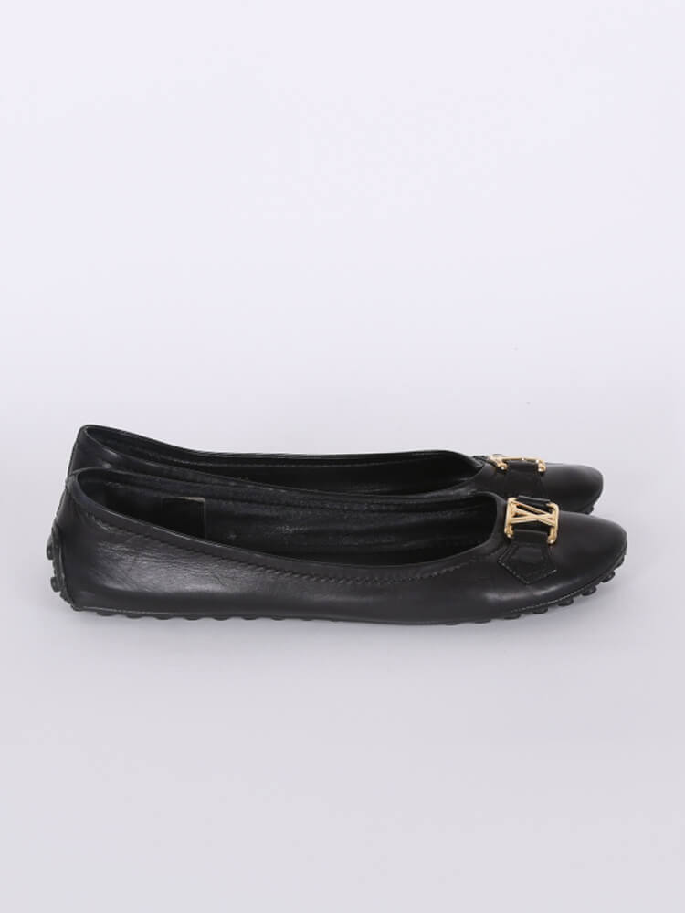 Leather flats Louis Vuitton Black size 8 UK in Leather - 29537868