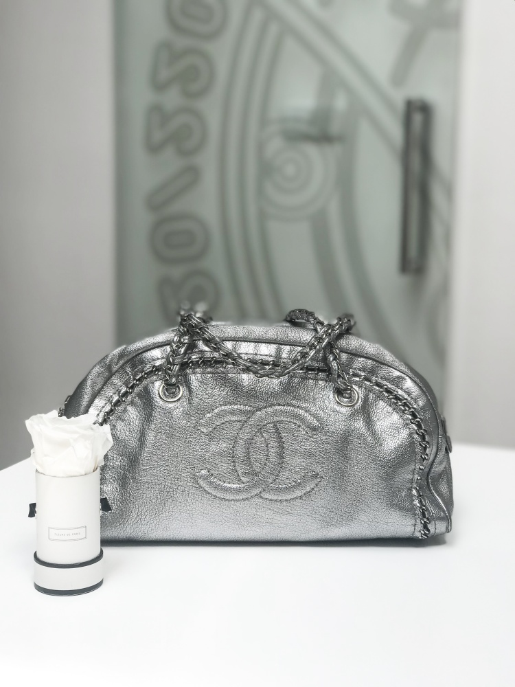 Chanel Silver Leather Jumbo Luxe Ligne Flap Bag Chanel