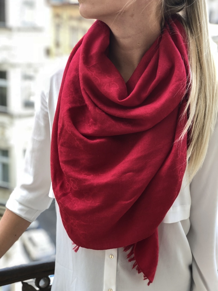 gucci red shawl