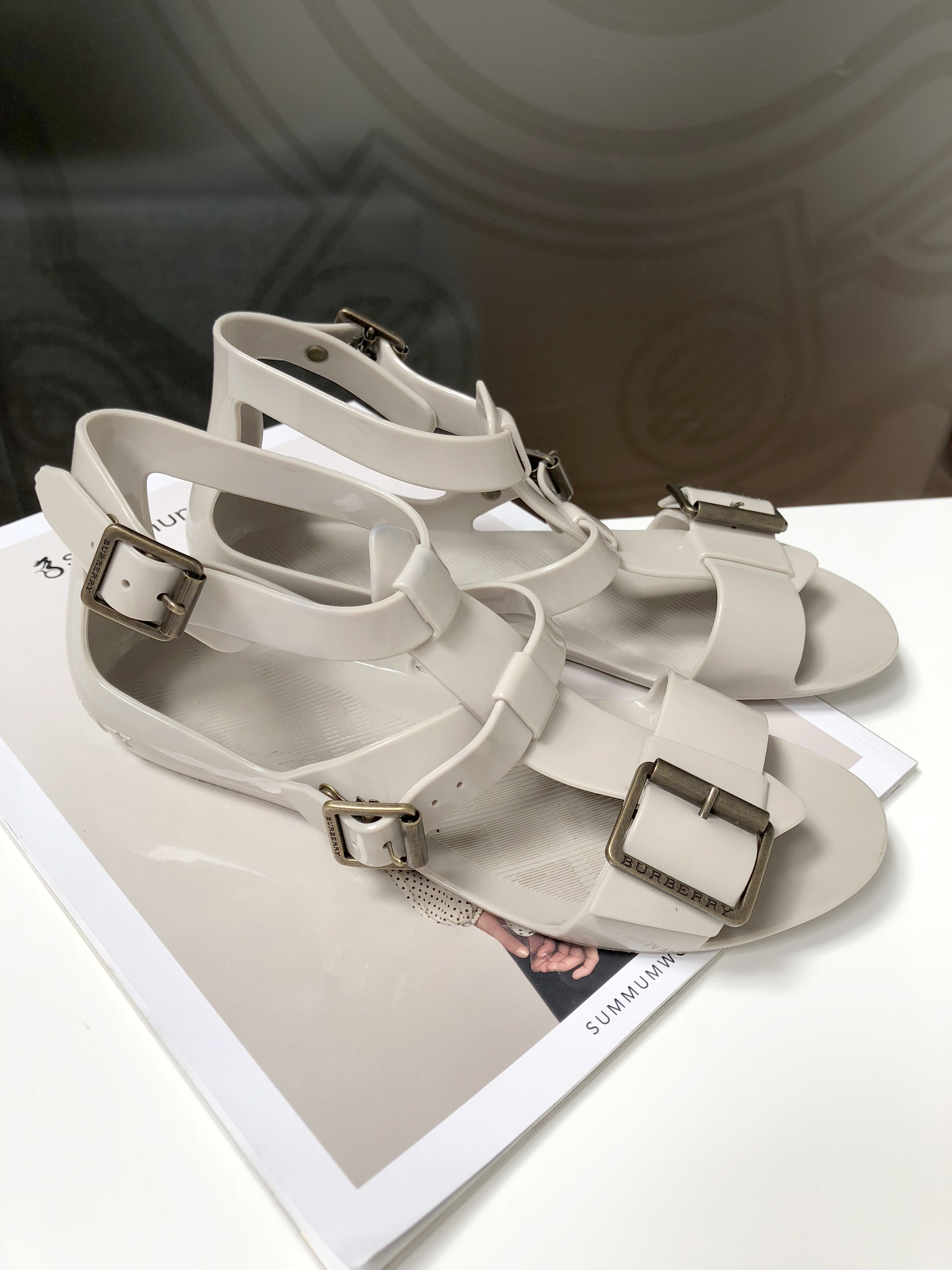 Burberry - Belted Jelly Flat Sandals Beige 38 