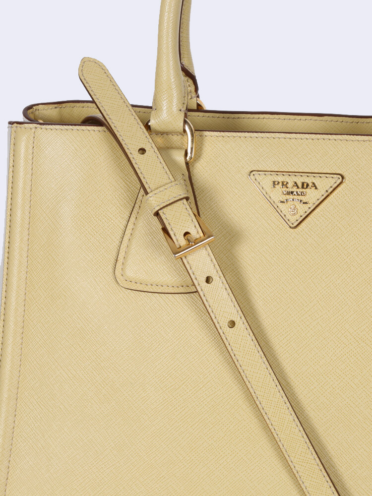 Prada Saffiano Lux Bicolor EW tote (BN2608) handbag: A quick