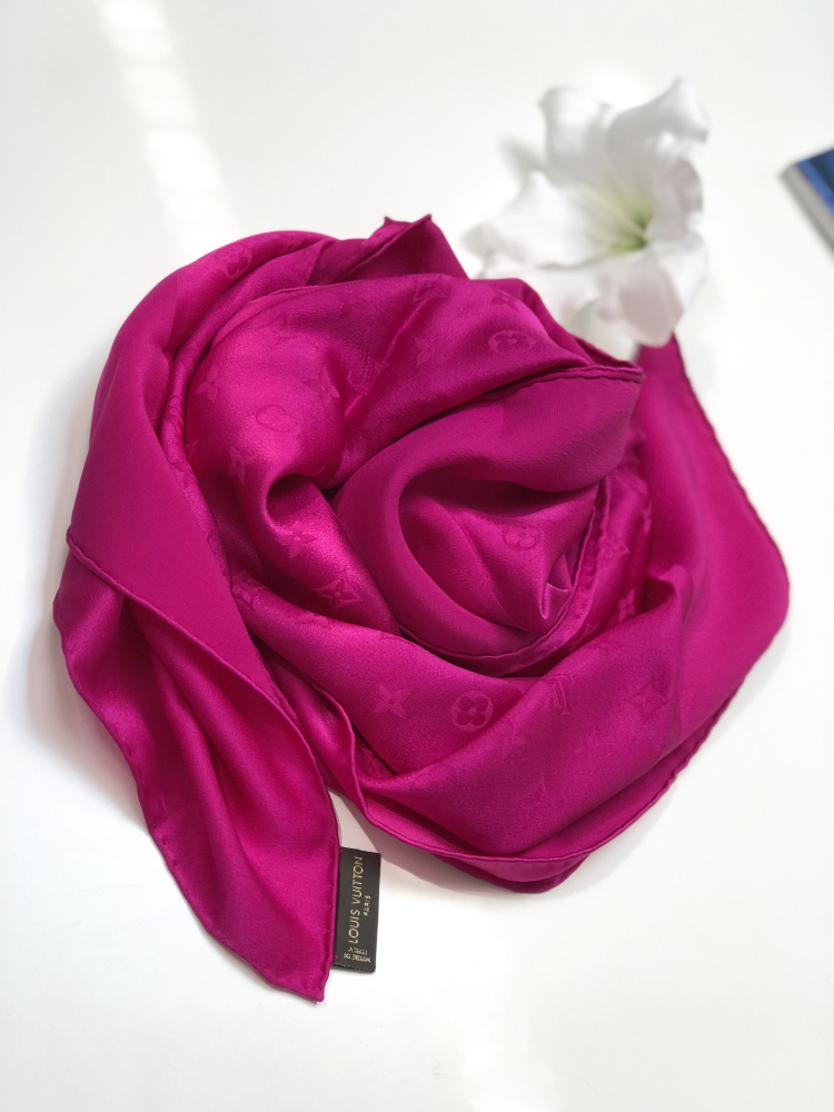 Silk choker Louis Vuitton Pink in Silk - 34968010