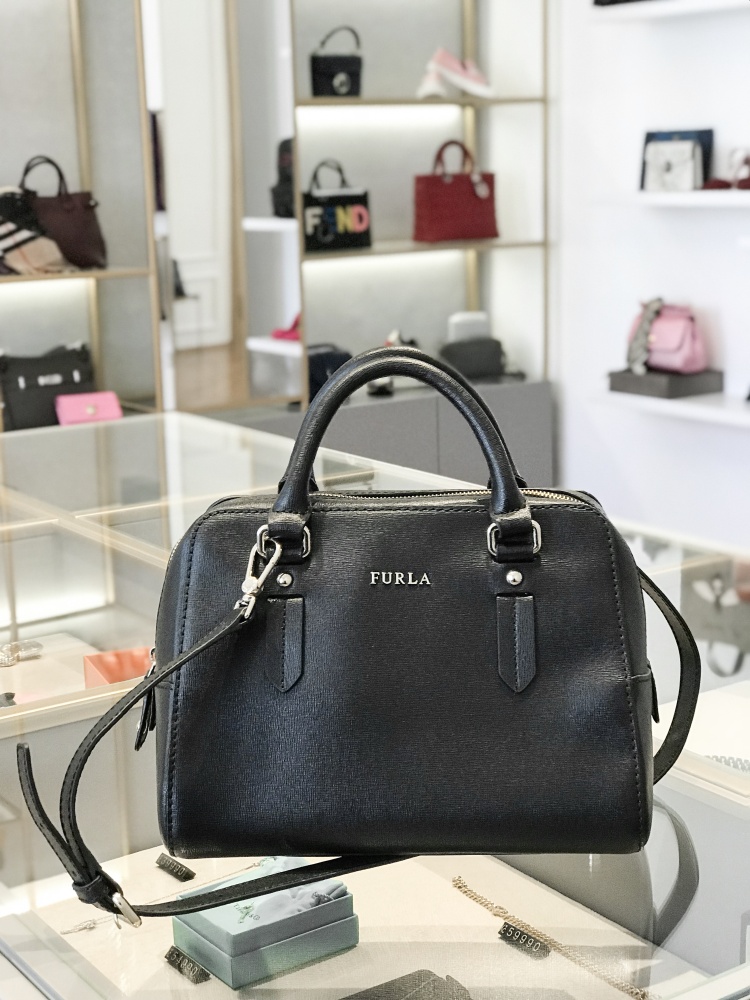 Furla Elena Saffiano Leather Satchel Onyx www.luxurybags.eu