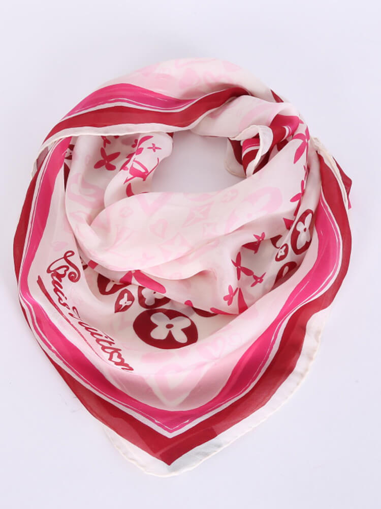 LOUIS VUITTON LV Monogram hearts flower motif 100% Silk scarf 35'' Multiple  colors ref.899947 - Joli Closet