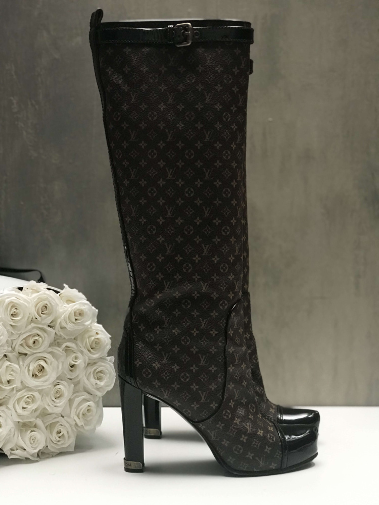 Louis Vuitton Knee High Brown Leather Flat Boots - Size 39