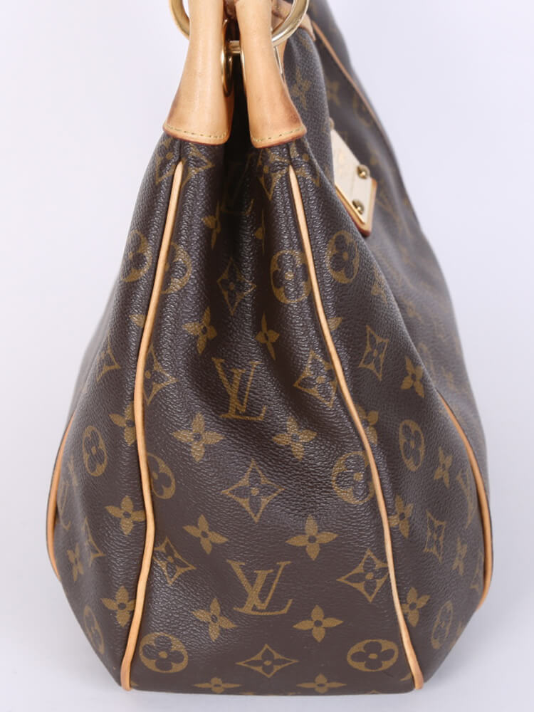 SP1068 date code Louis Vuitton, Luxury, Bags & Wallets on Carousell