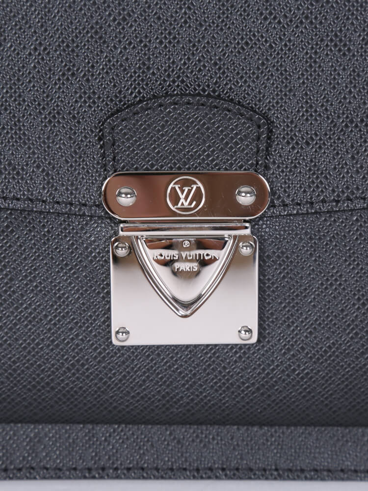 Louis Vuitton Taiga Veraiya M32592 Men's Clutch Bag Ardoise