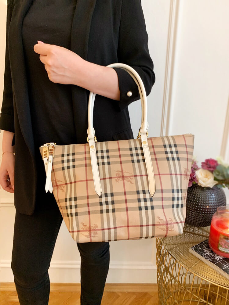 Burberry Salisbury Small Haymarket Patent Trim Tote White www.luxurybags.eu