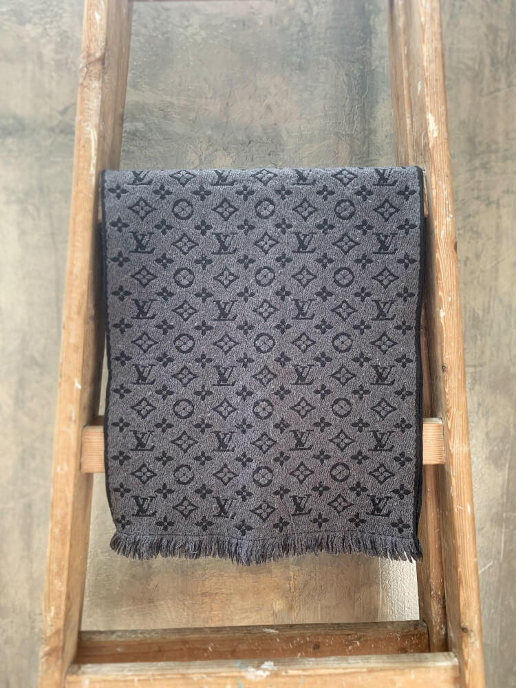 Mens Louis Vuitton Monogram Classic Scarf Charcoal Grey Wool unboxing and  review 