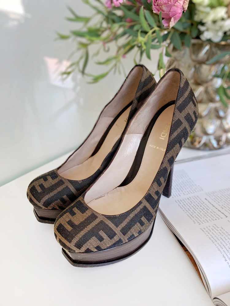 fendi fendista pumps