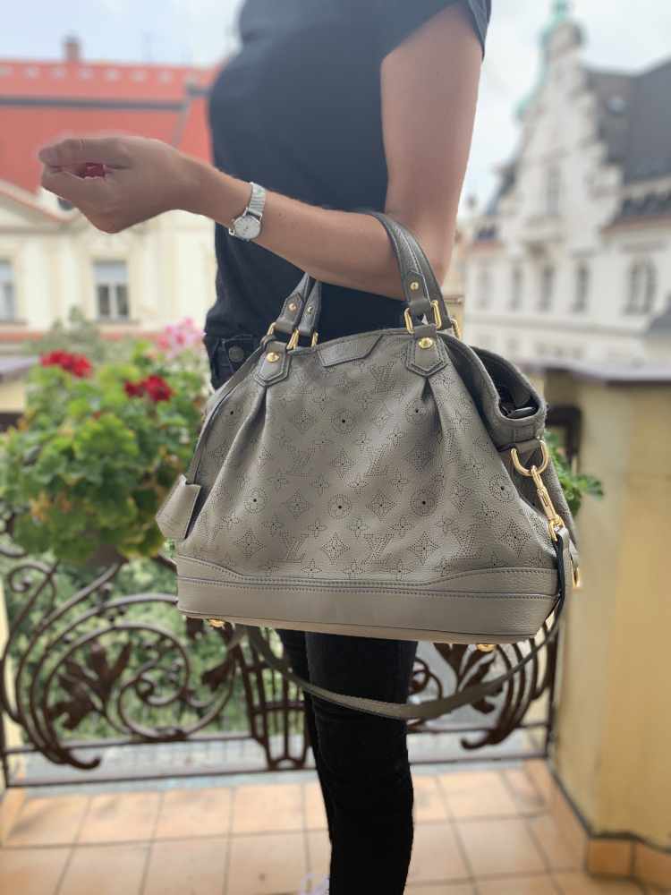 Louis Vuitton, 'Mahina Stellar' bag. - Bukowskis