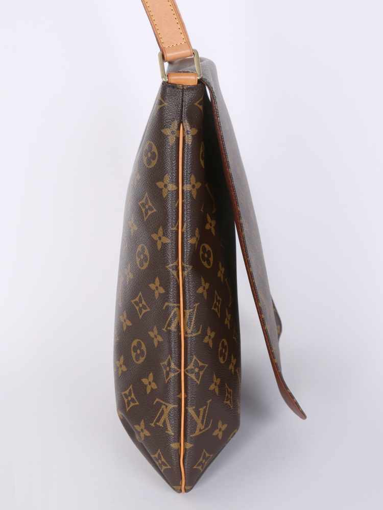 LOUIS VUITTON Monogram Canvas Musette item #40846 – ALL YOUR BLISS