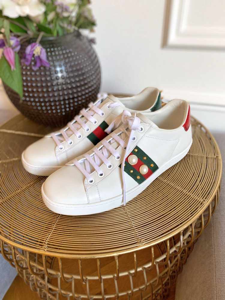 Gucci GG Ace Studded Leather Low Top Sneakers White 38 5 www.luxurybags.eu