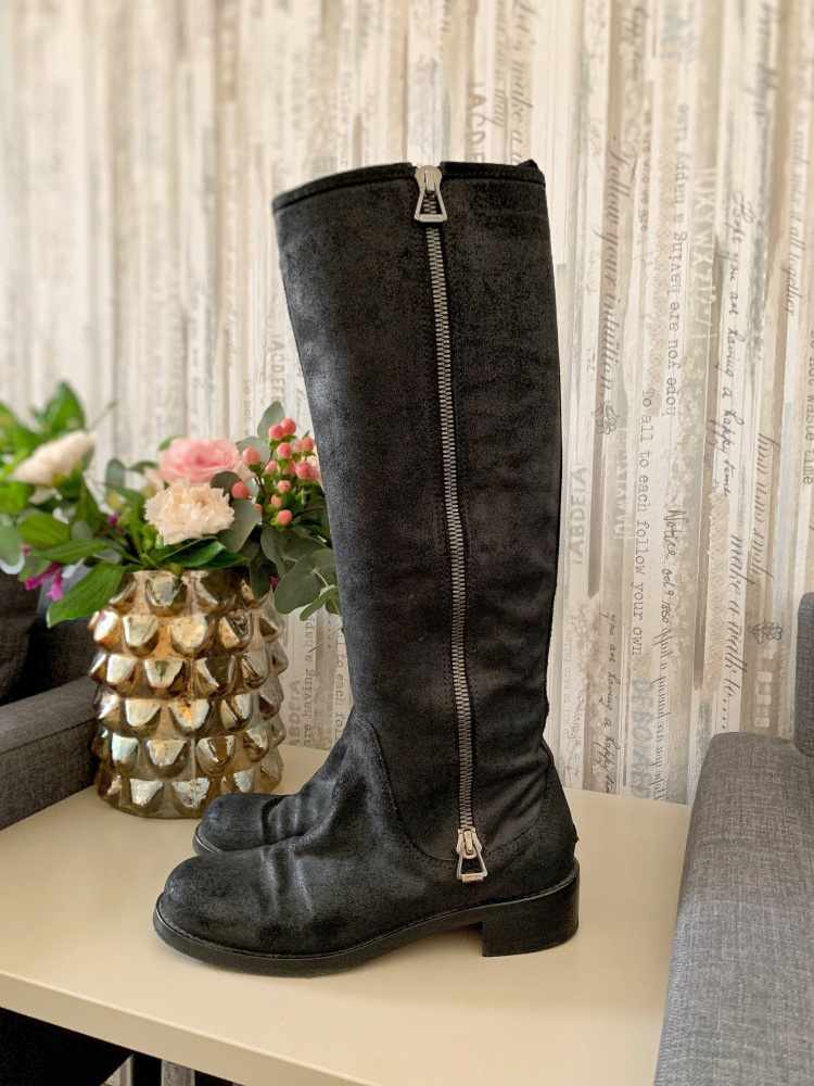 Jimmy choo 2025 doreen boots