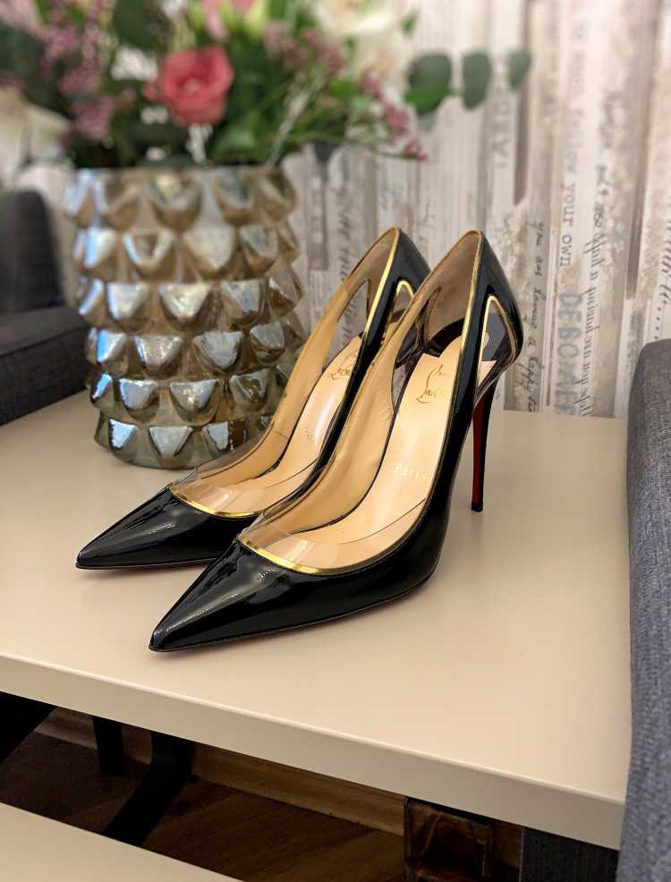 Louboutin hot sale cosmo heels