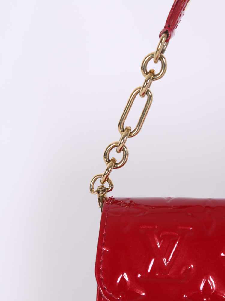 Louis Vuitton 2007 Cream Vernis Leather Sunset Boulevard Chain Shoulde –  Mine & Yours