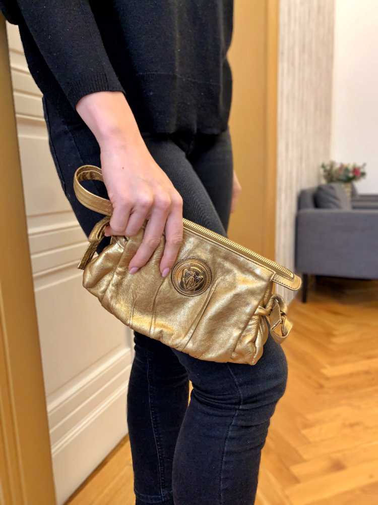 Gucci Hysteria Calfskin Wrist Clutch Gold www.luxurybags.eu