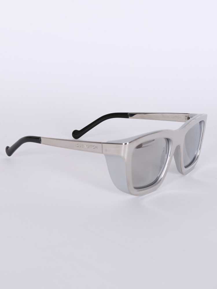 Louis Vuitton Gold Tone/ Metallic Mirrored Z2377W Shield Sunglasses at  1stDibs  louis vuitton shield sunglasses, louis vuitton mirrored sunglasses,  louis vuitton mirror sunglasses