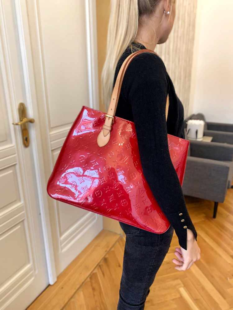 Louis Vuitton Vernis Brentwood Tote - Red Totes, Handbags