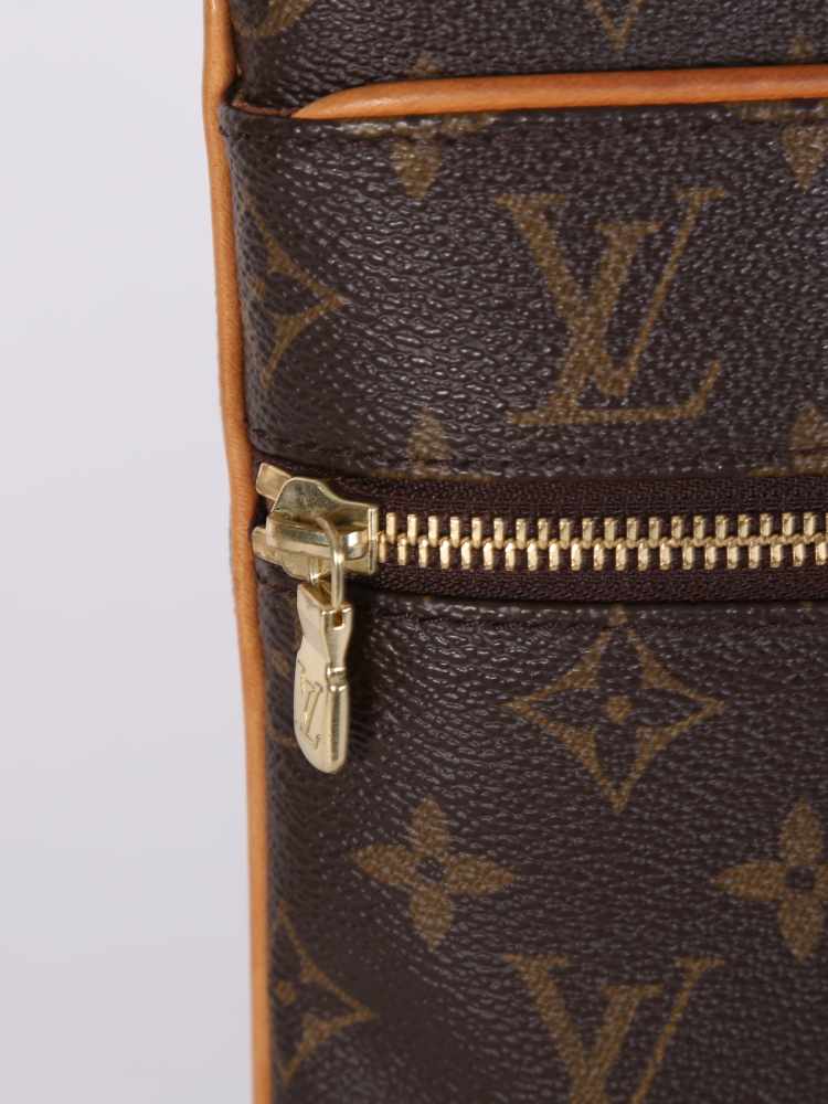 louis vuitton monogram pochette valmy