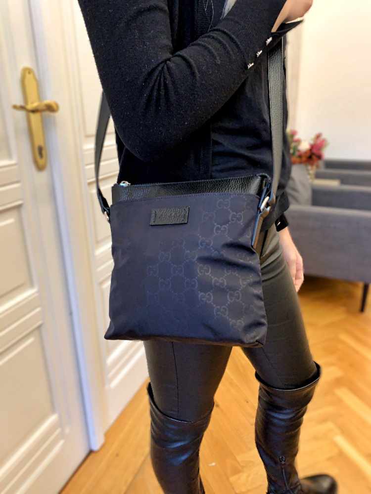 gucci black messenger bag