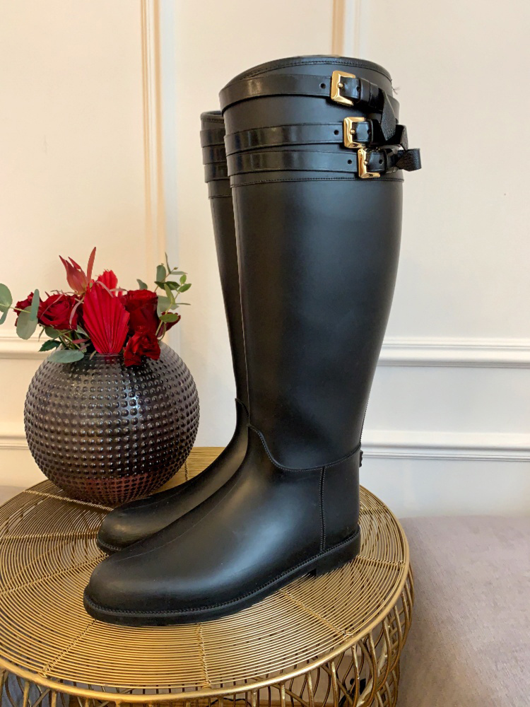 Burberry Equestrian Belted Rain Boots Black 39 www.luxurybags.eu