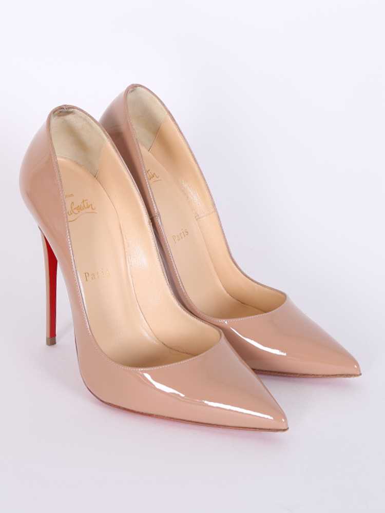 Christian Louboutin So Kate Patent Pump 40 Beige Nude Patent leather  ref.743912 - Joli Closet