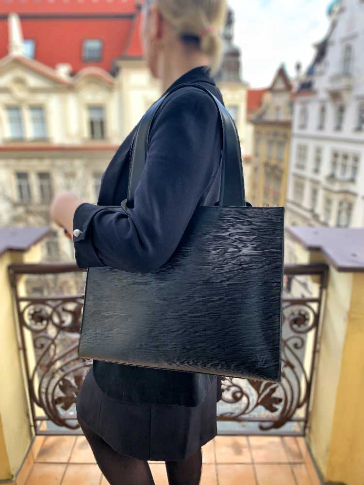 Louis Vuitton EPI Leather Tote