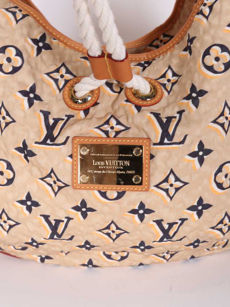 Louis Vuitton Monogram Bulles MM, Louis Vuitton Handbags