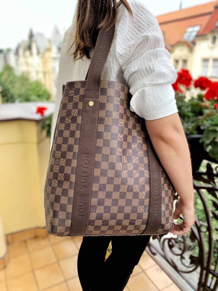 Louis Vuitton Beaubourg Tote Bag