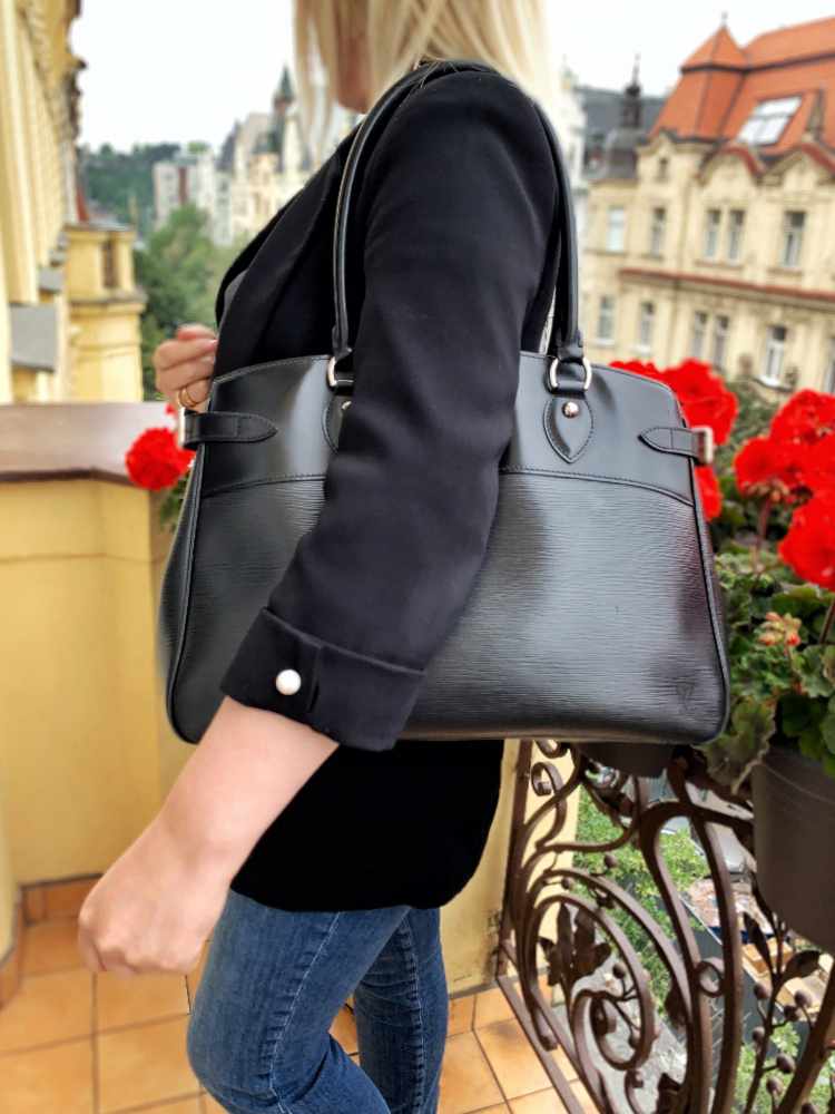 Louis Vuitton Passy Leather Handbag