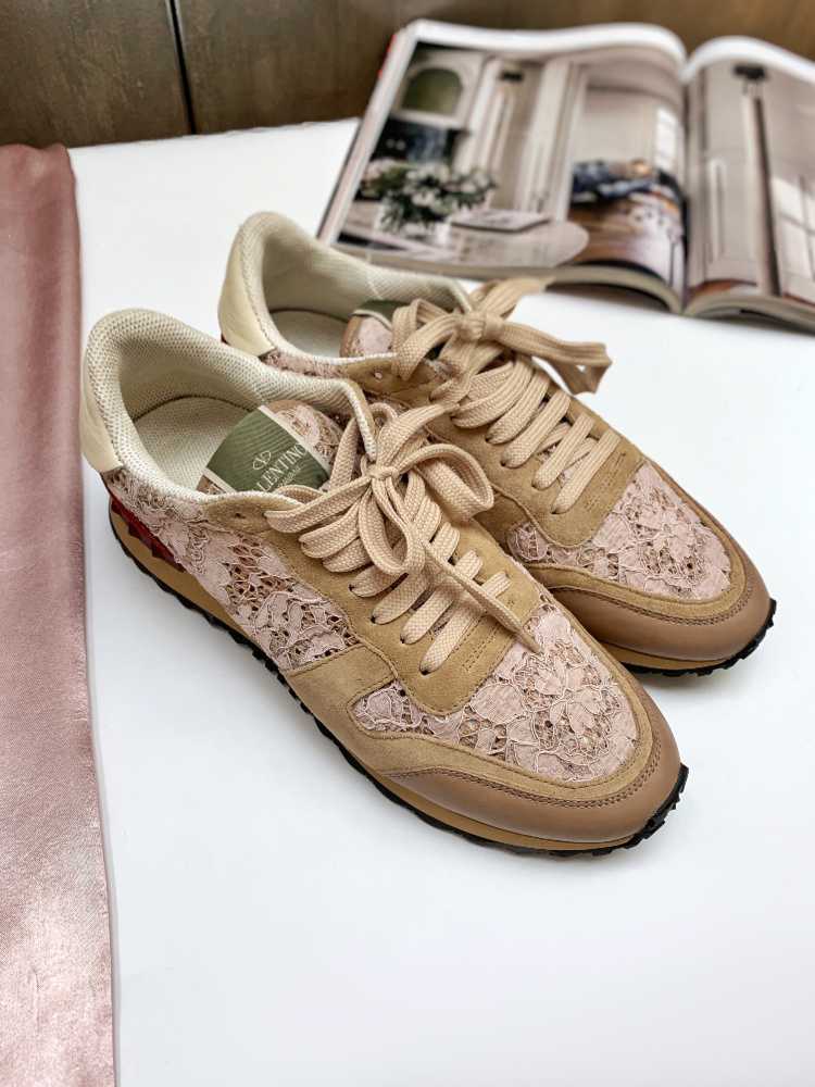 Valentino rockrunner clearance beige