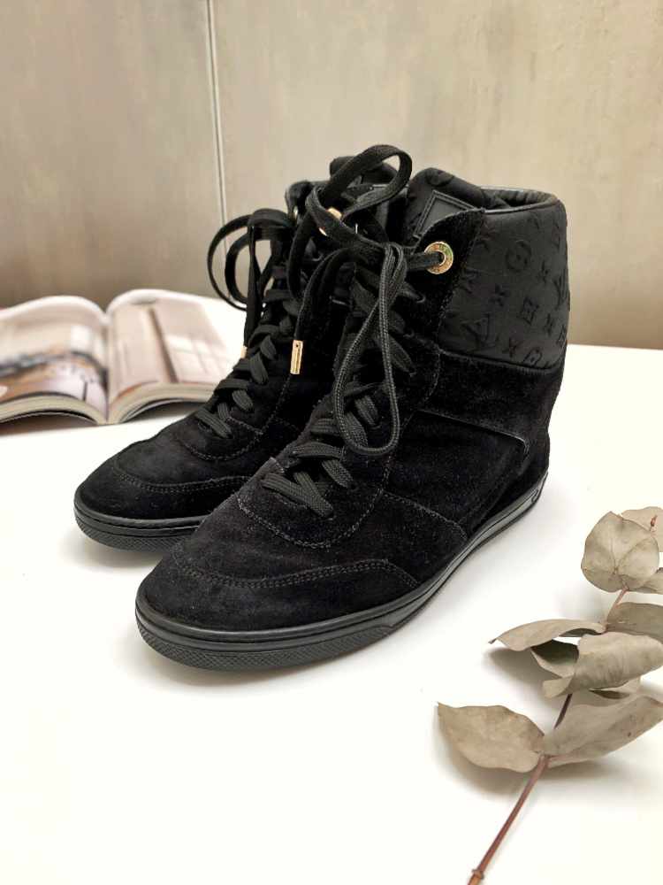 Louis Vuitton - Fur Trim Suede Wedge High Boots Noir 37