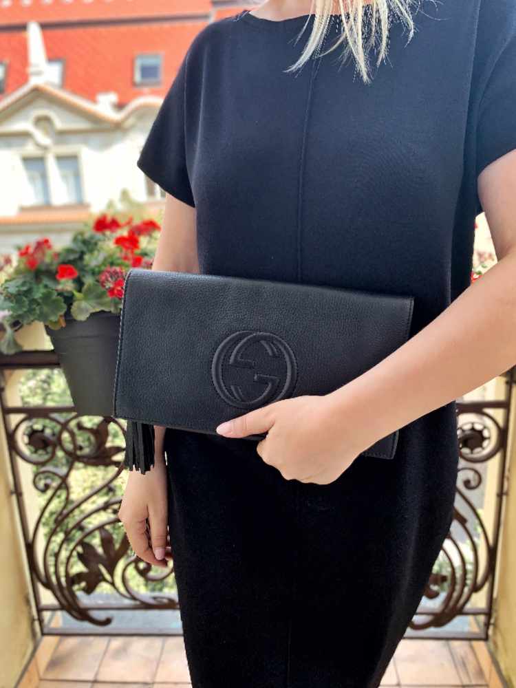 Gucci soho clutch on sale black