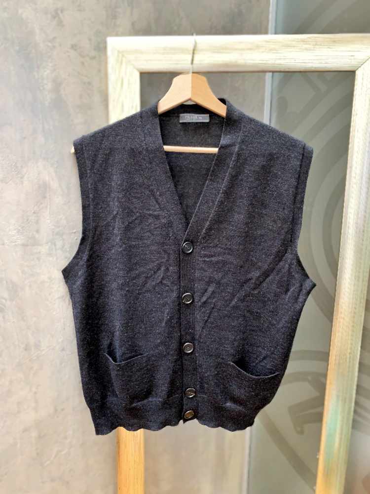 Prada - Wool Men Vest Dark Grey 50 | www.luxurybags.eu