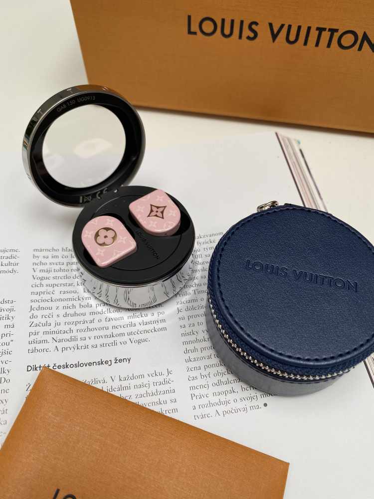 Louis Vuitton Horizon Light Up Earphones - Pink - High-Tech Objects and  Accessories