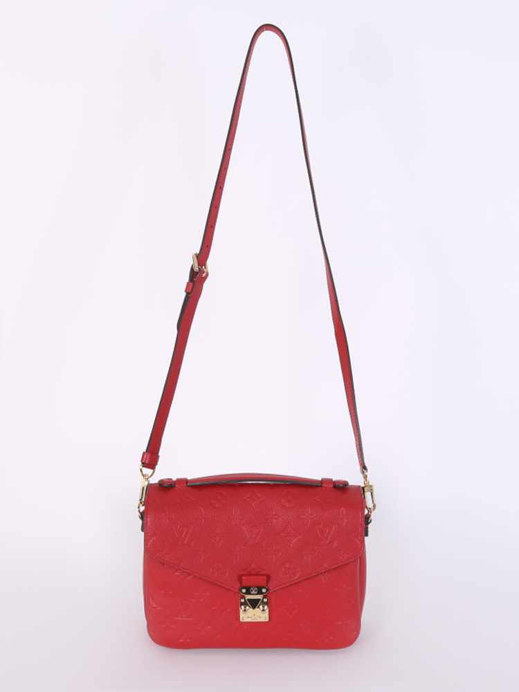 red pochette metis