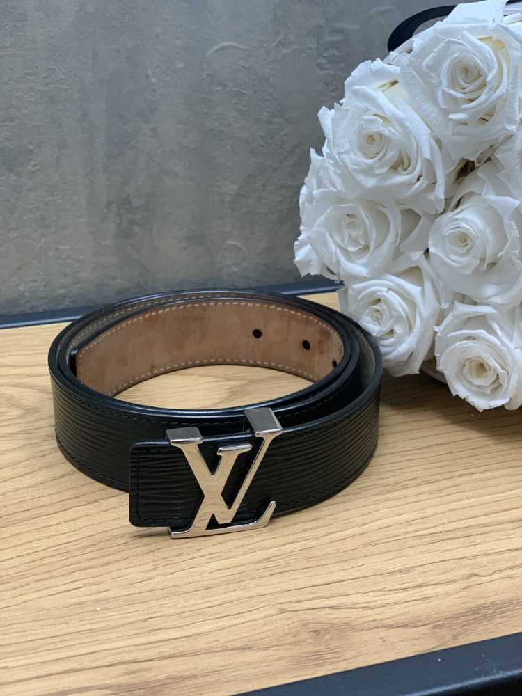Louis Vuitton lv epi leather belt black gold