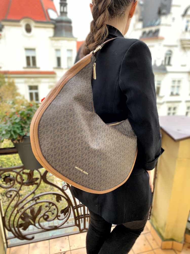 Michael Kors Shoulder Bag in Brown