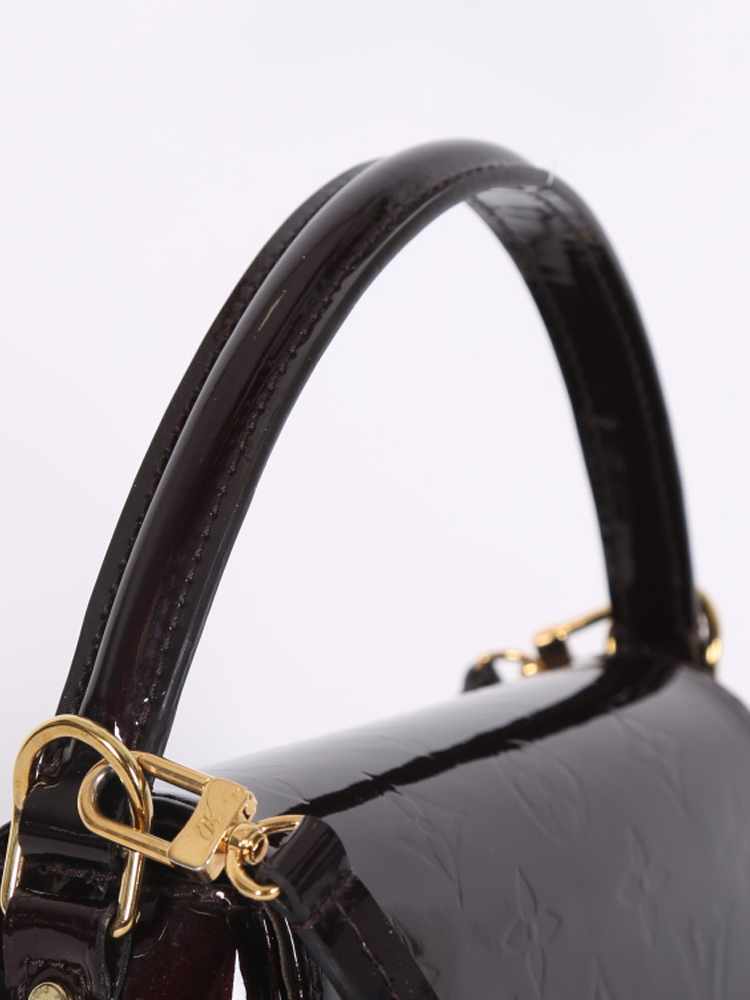Louis Vuitton Flap Pasadena Monogram Vernis Amarante in Patent Leather with  Brass - US