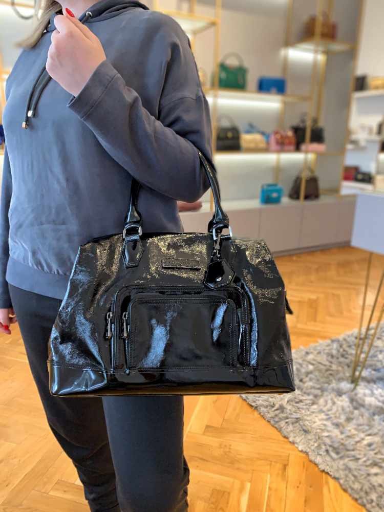 Longchamp Legende Large Patent Tote Black www.luxurybags.eu