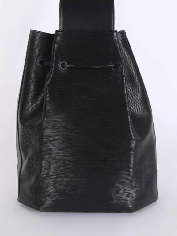 Louis Vuitton Epi Sac a Dos Black Leather ref.115222 - Joli Closet