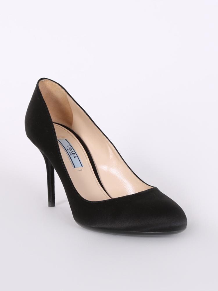 prada round toe pumps