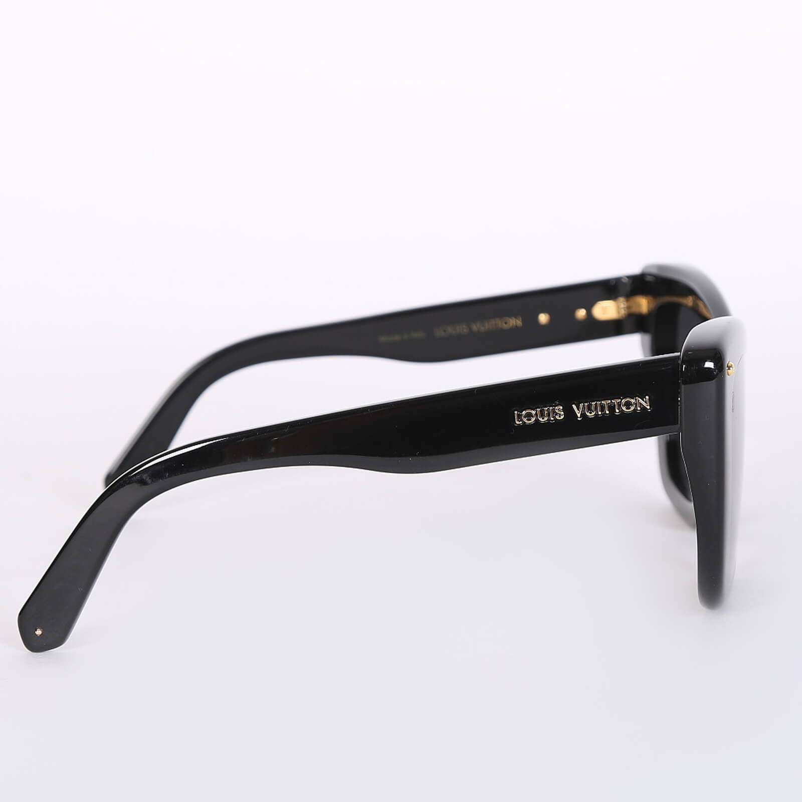Oversized sunglasses Louis Vuitton Black in Plastic - 22829338