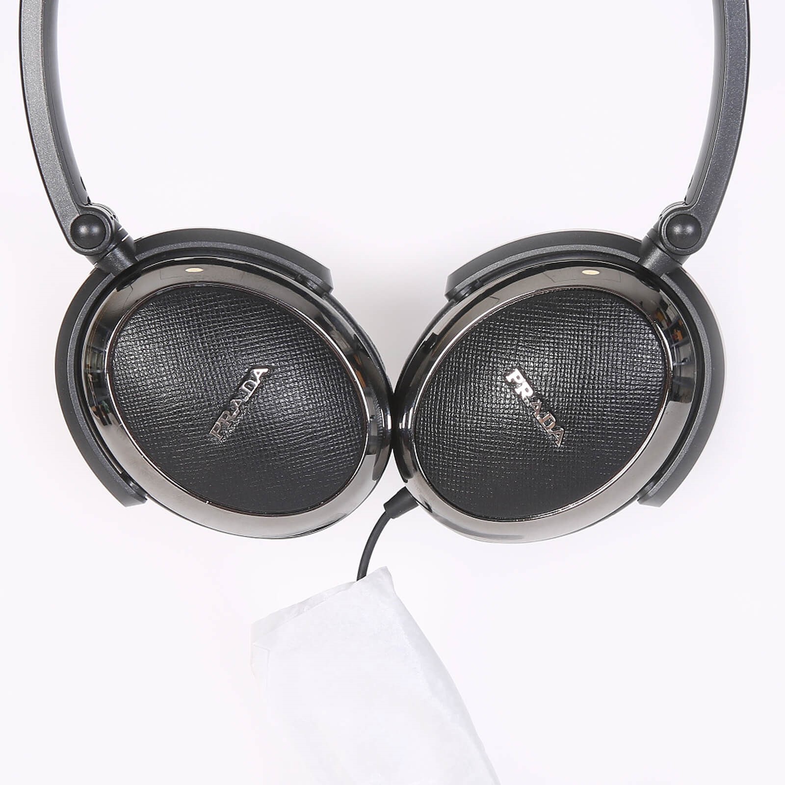 Prada Saffiano Cuffie Headphones Nero www.luxurybags.eu